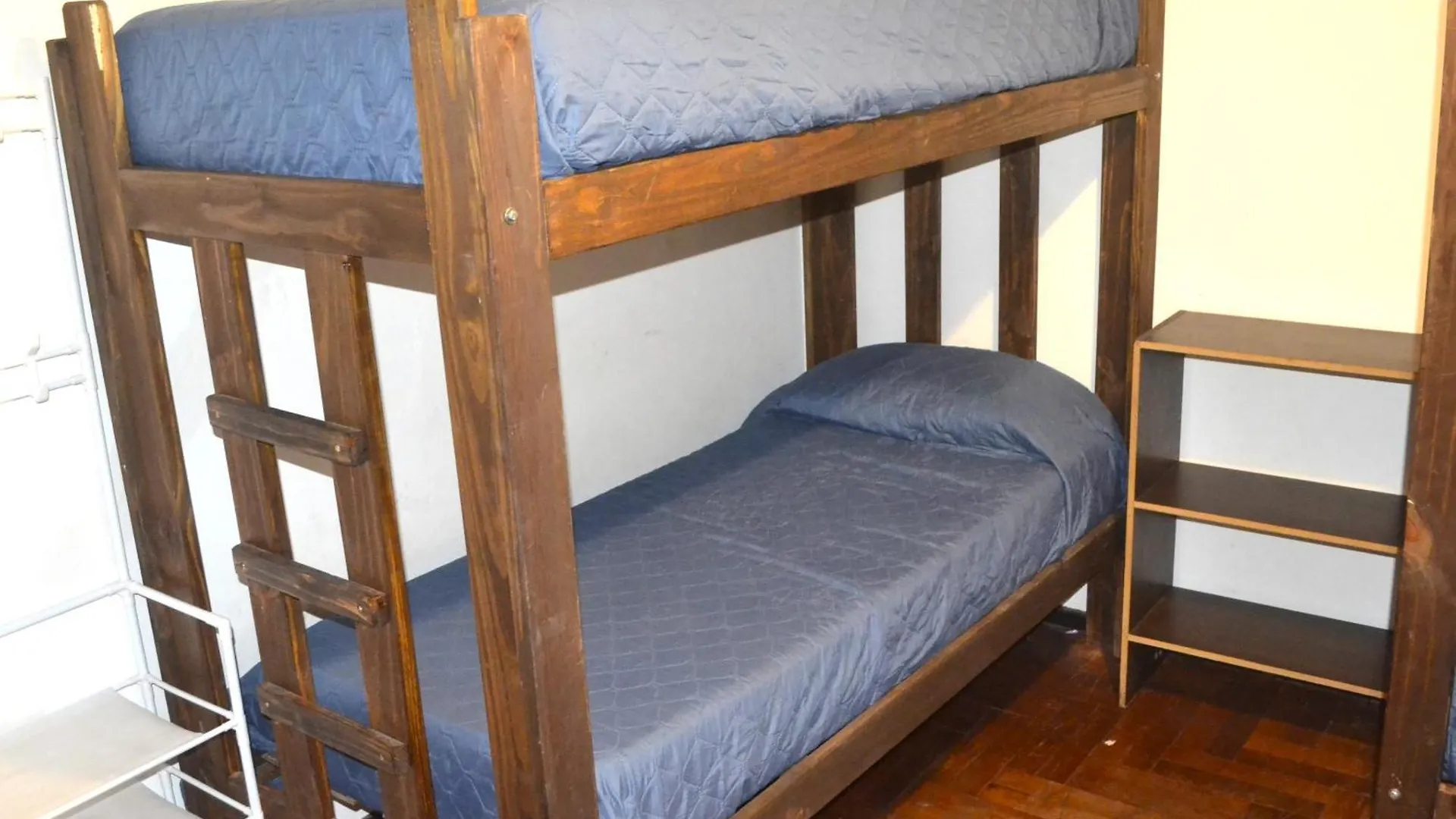 בית הארחה מנדוזה Tikka Hostel